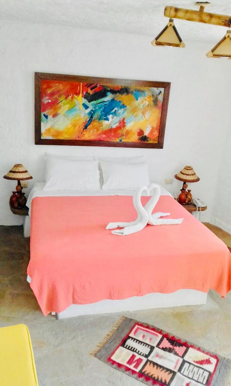 Hotel Smiling Crab Каноас Де Пунта Сал Екстериор снимка